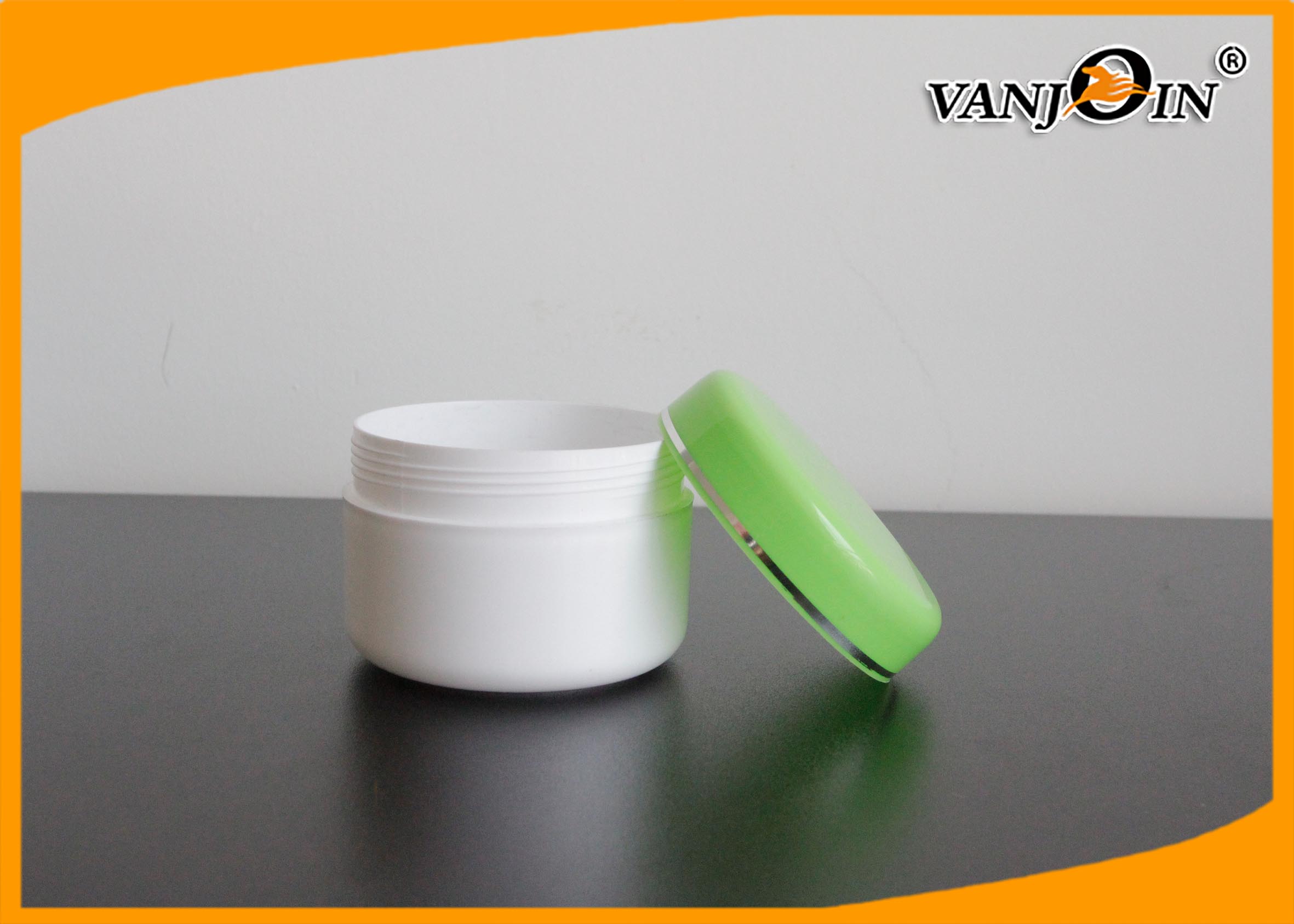 Empty Round 140ml Plastic Cream Jar with Green Lids for Skin Care Cream Packaging