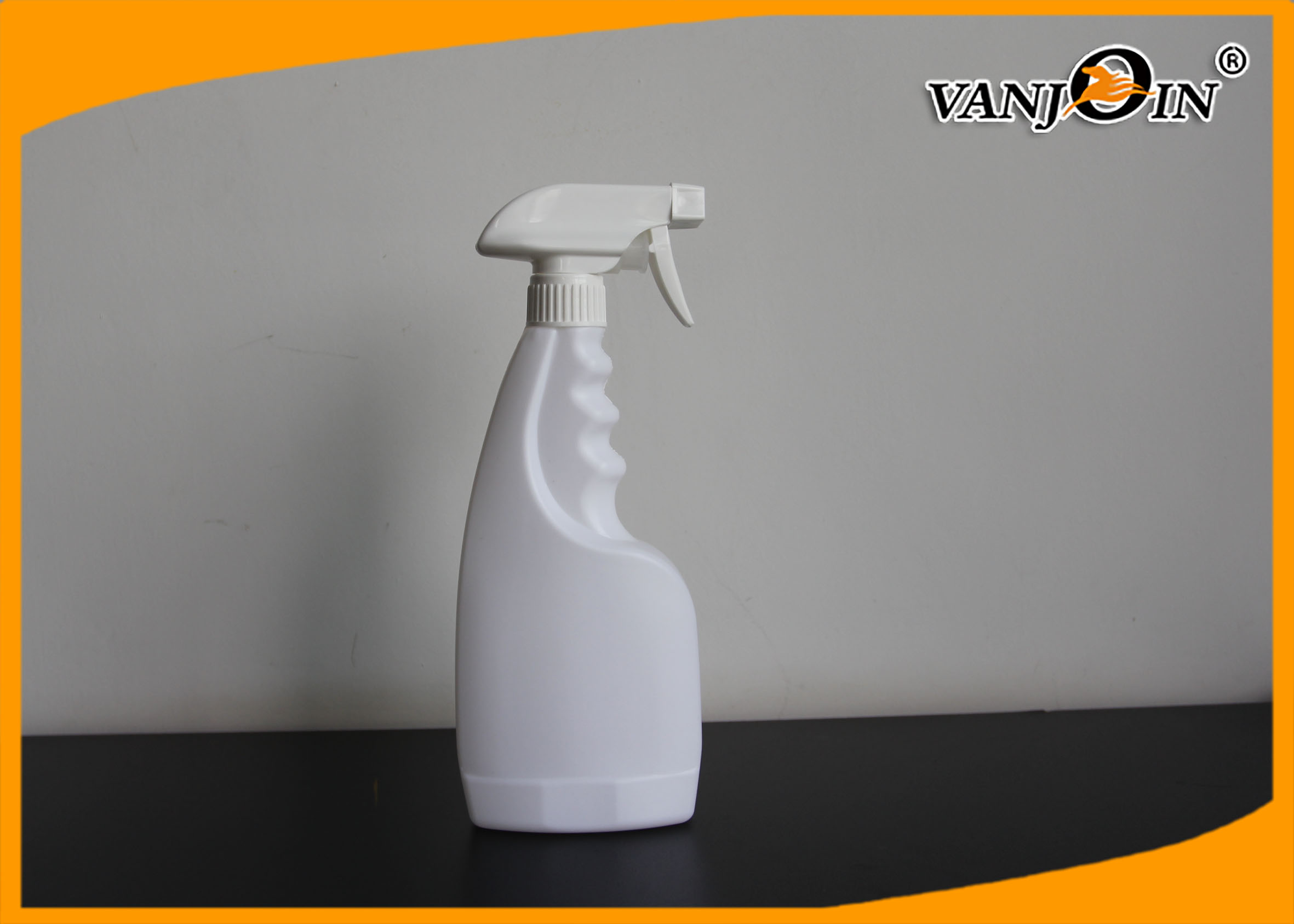 White / Blue 500ml Plastic Clearing Bottles with Trigger Sprayer