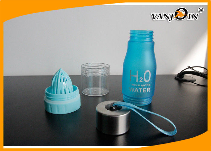 Tritan Material Blue Lemon Water Drinking Bottles Screw Caps , Plastic Bottles for Cold Water or Milk